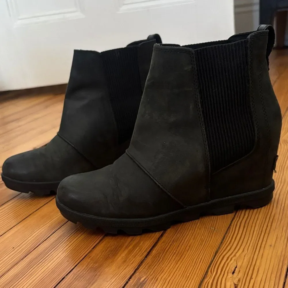 Sorel Black Chelsea Wedge Leather Lug Sole Ankle Booties Size 8